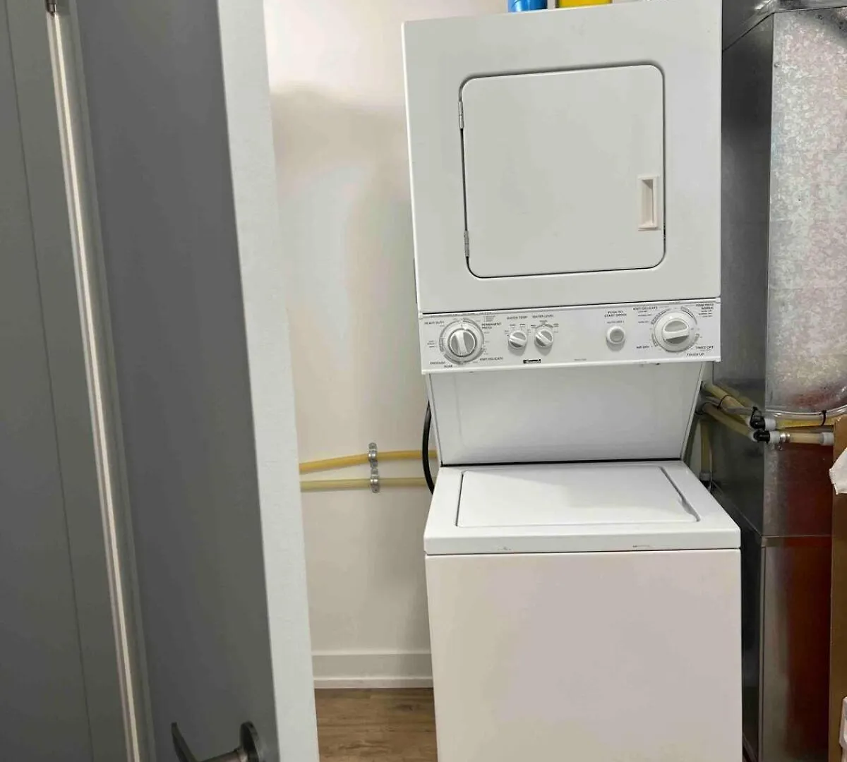 Cozy 2Bed Home 6 Minutes To The Falls! Niagara Falls 0*,  Kanada